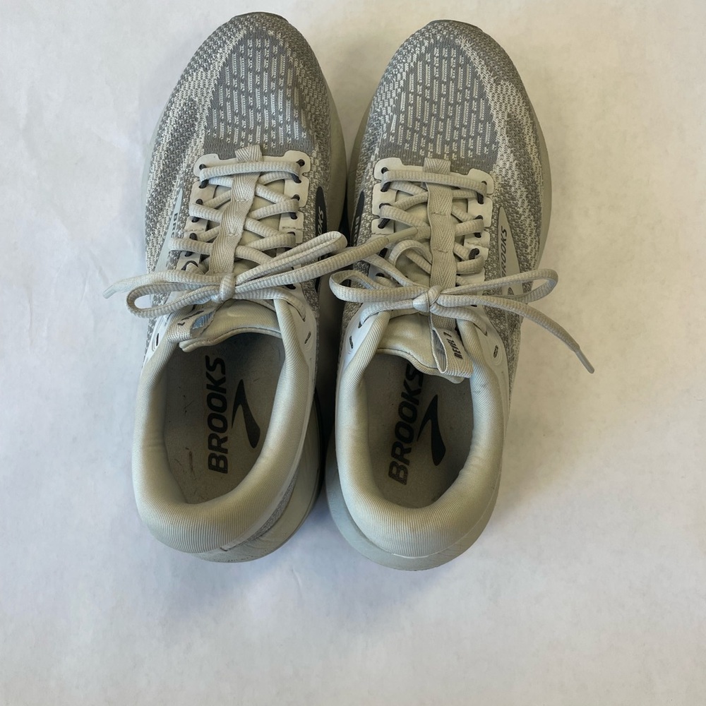 Brooks Light Gray Athletic Shoes